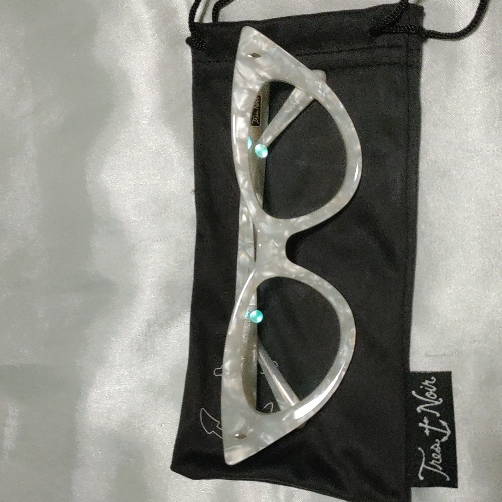 Tres Noir Bardot Cat Eye Glasses